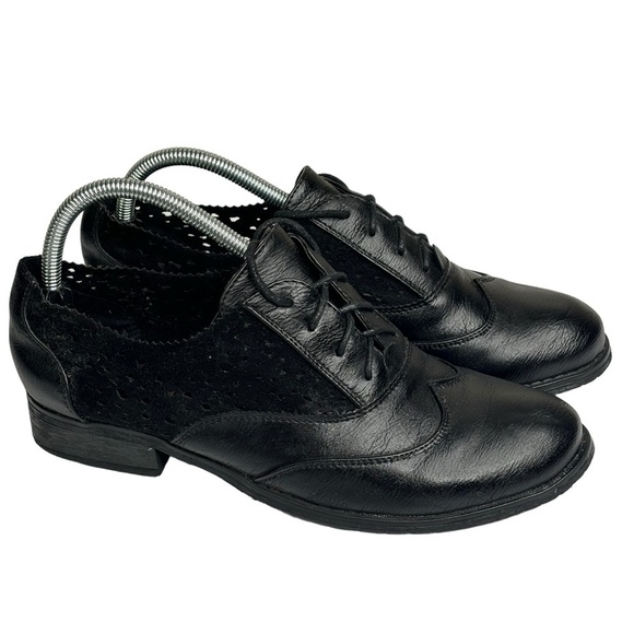 Mark & Maddux Black Wing Tip Lace Up Vegan Leather Perforated Suede Side Loafer - Picture 6 of 9